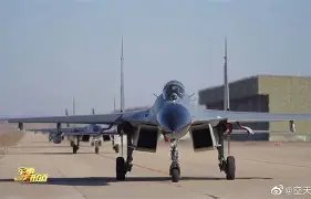 开云体育- 拉力赛夜战：辽东灰熊队翻盘天山貔貅队，临门一脚致胜年轻人站出来了